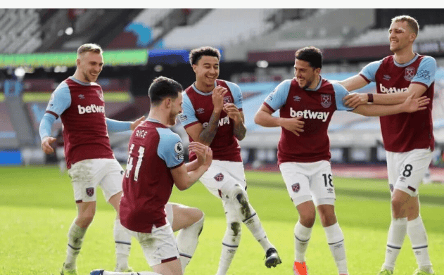 3-2！意大利女排豪取11连胜 埃格努+安娃轮番轰炸 瓦尔加斯26分难救主