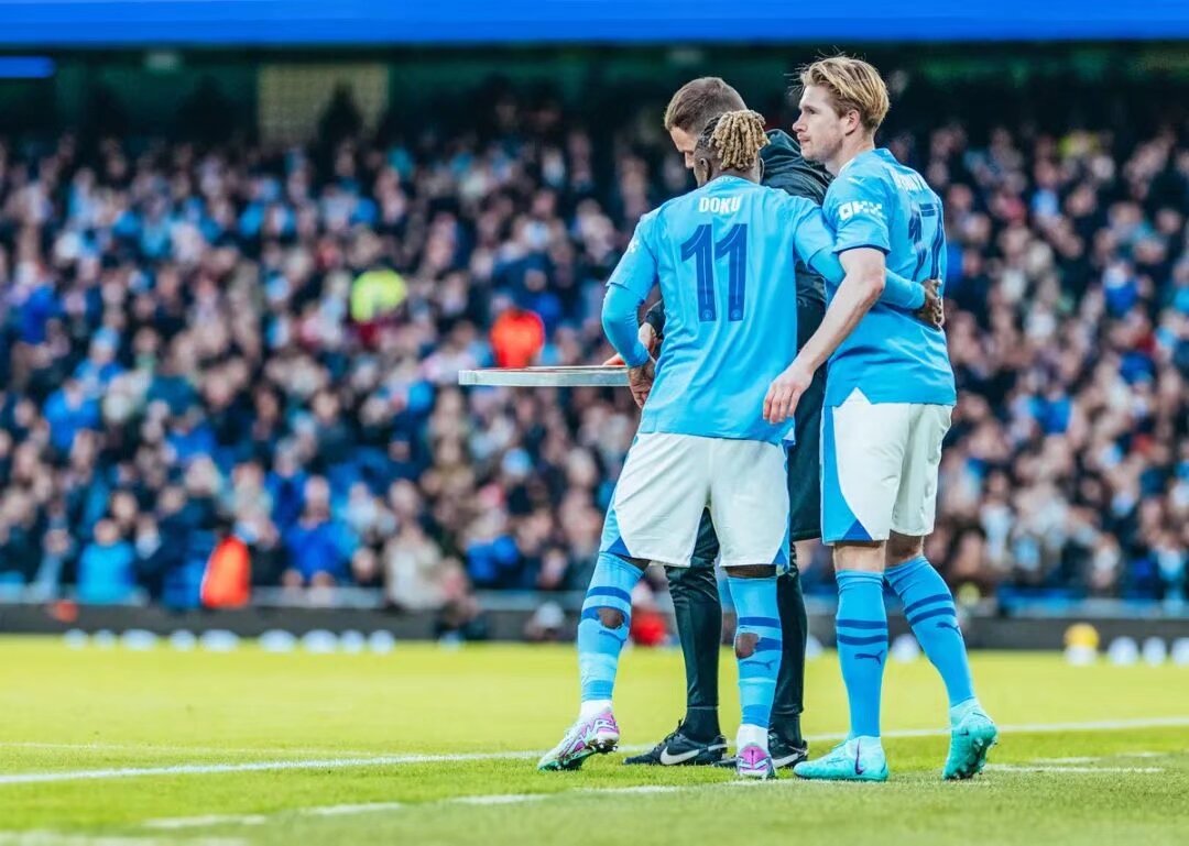 斯通斯伤情未明，曼城欧冠遭遇防线轮换危机