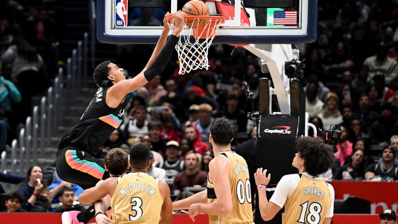 首节哑火随后迅速调整，里夫斯背靠背两战轰下80分